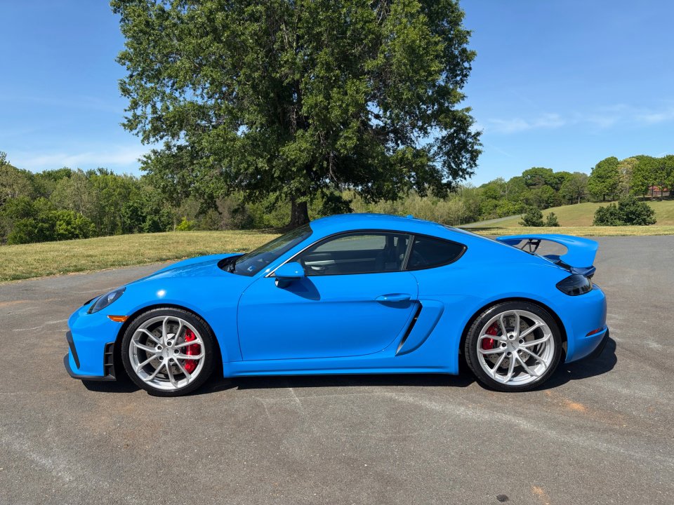 Certified 2022 Porsche 718 Cayman GT4 RWD image 2