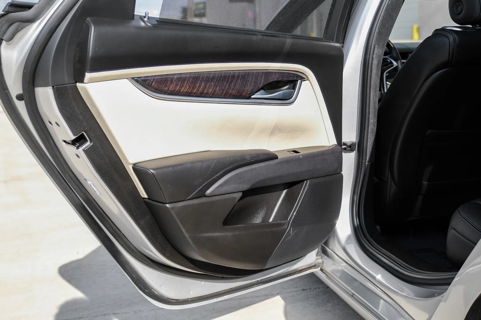 Used 2015 Cadillac XTS Platinum AWD/4WD image 35
