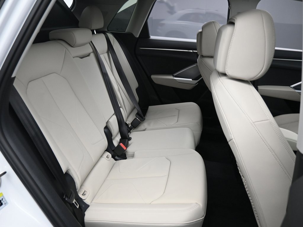 Used 2024 Audi Q3 2.0T Premium w/ Convenience Package image 38