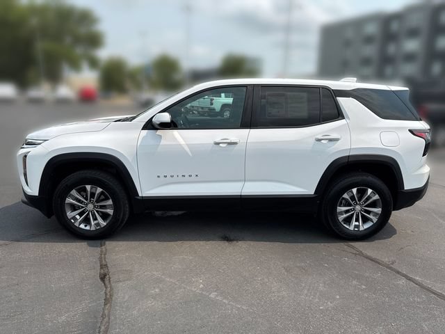 Used 2025 Chevrolet Equinox LT AWD/4WD image 2