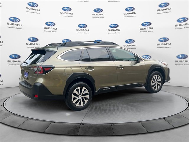 Used 2023 Subaru Outback Premium image 4