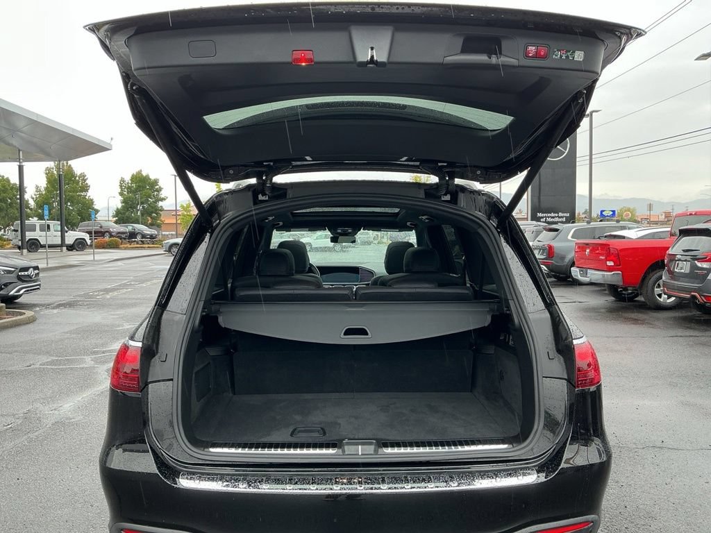 Used 2025 Mercedes-Benz GLS 580 4MATIC image 27