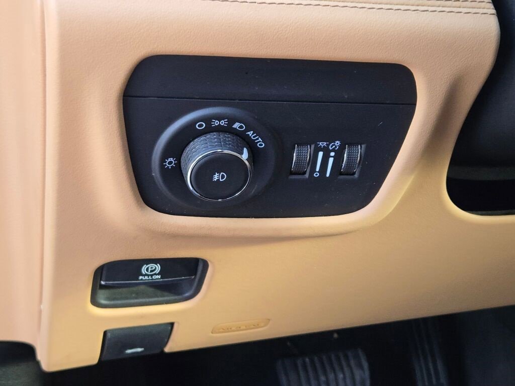 Used 2024 Jeep Grand Cherokee L Summit image 30