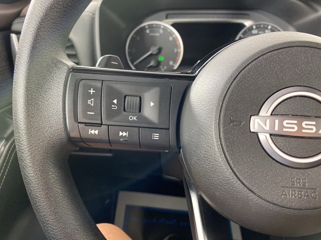 Used 2023 Nissan Rogue S image 23