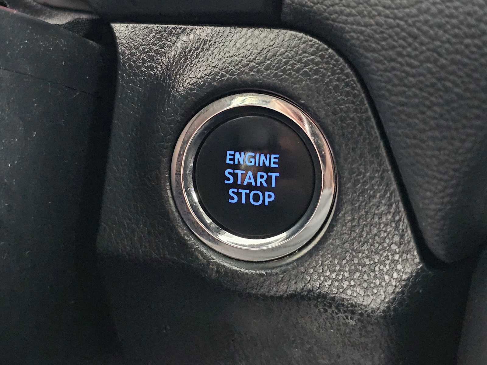 Used 2022 Toyota RAV4 XLE Premium image 29