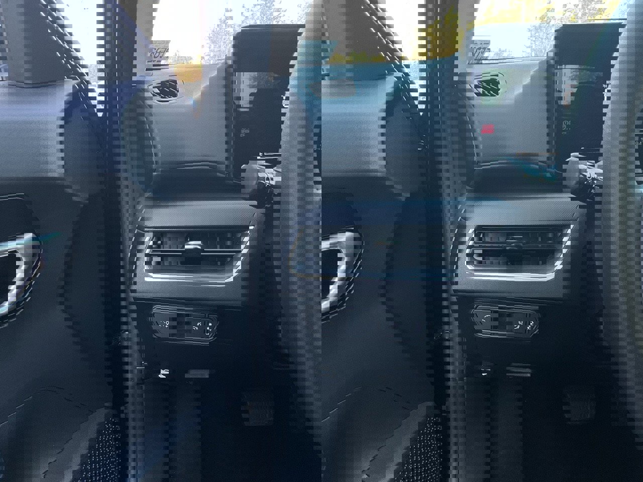 Used 2025 Kia K4 LXS image 24