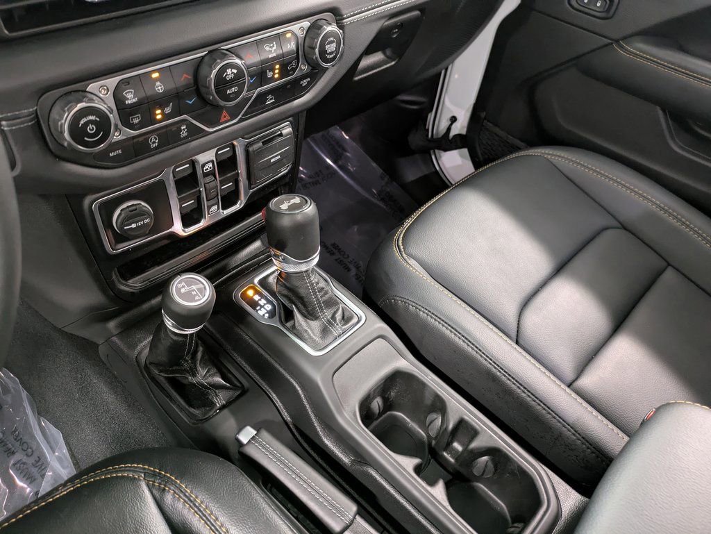 Used 2024 Jeep Wrangler Sahara image 14