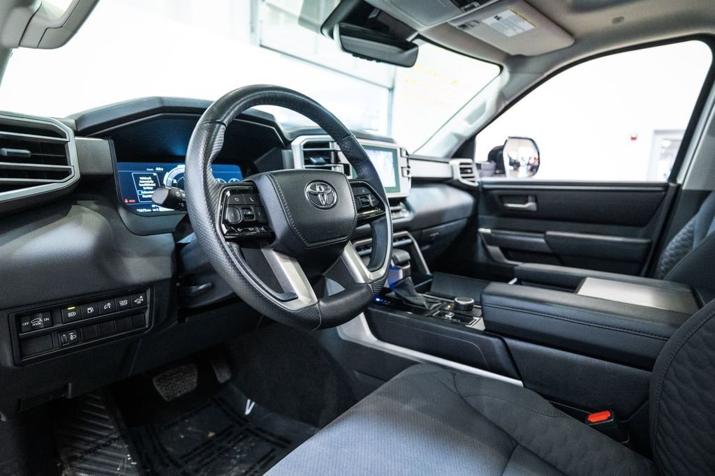 Certified 2023 Toyota Sequoia SR5 AWD/4WD image 4