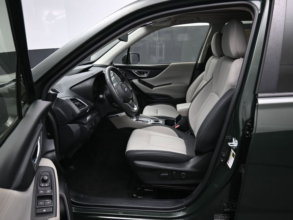 Used 2024 Subaru Forester Premium image 9