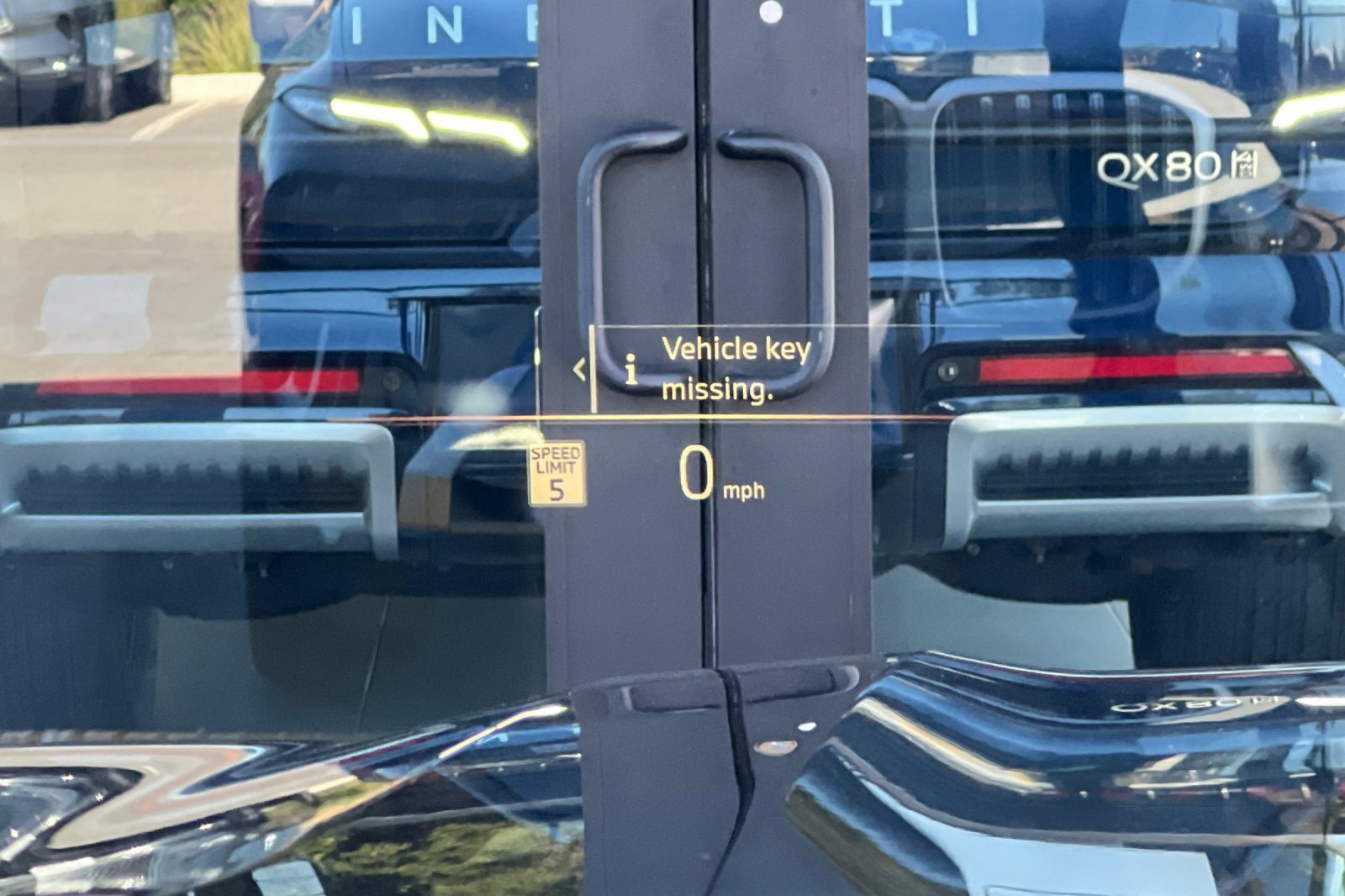 Used 2025 BMW X7 xDrive40i w/ Climate Comfort Package image 41