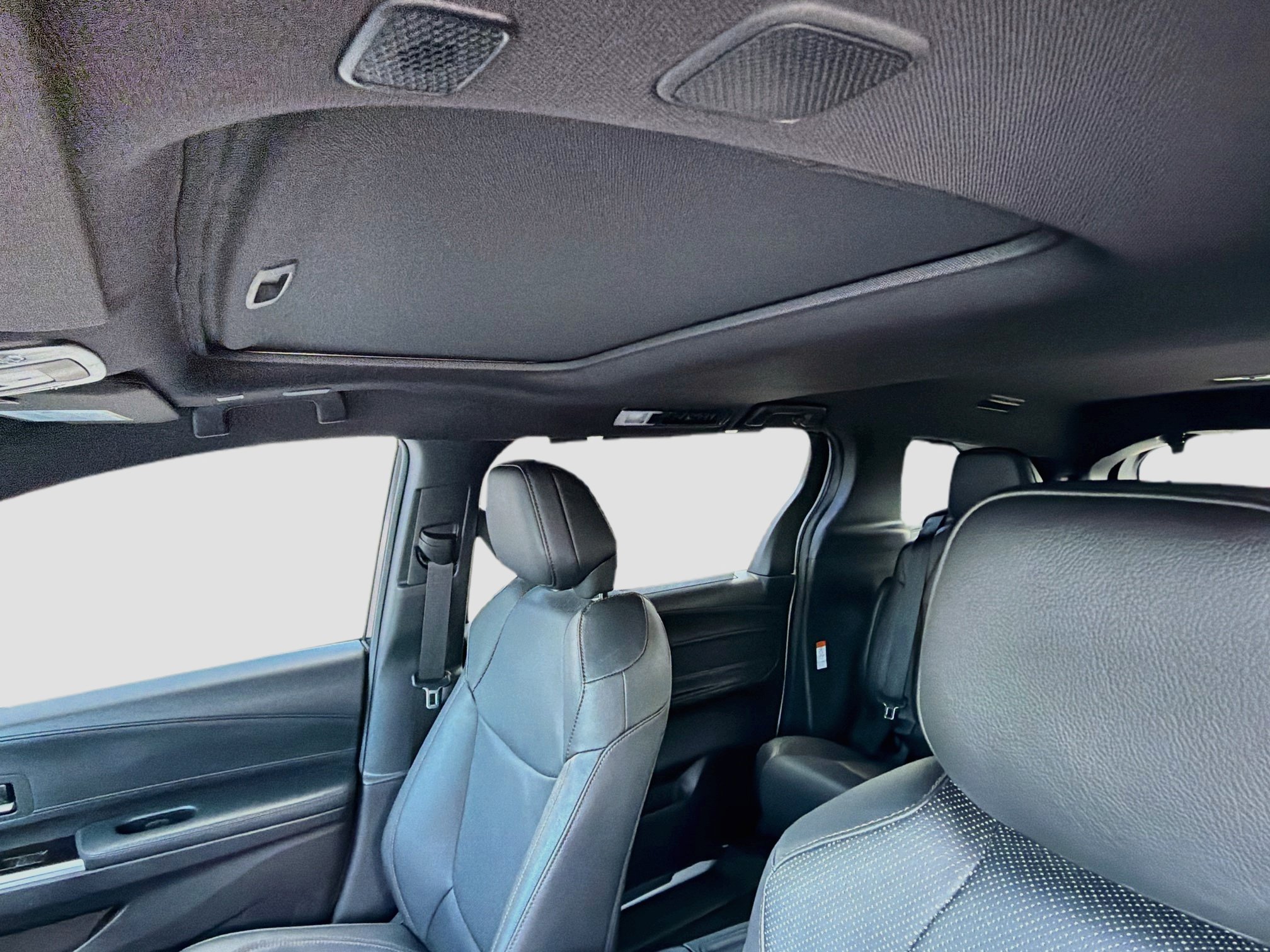 Used 2025 Toyota Sienna Platinum AWD/4WD image 26