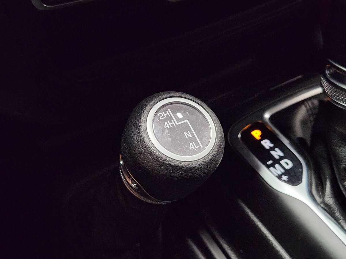 Used 2023 Jeep Wrangler Sport AWD/4WD image 39
