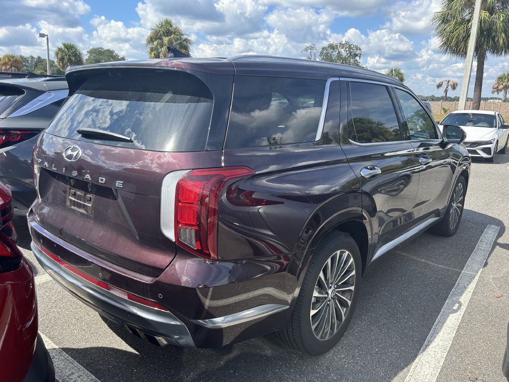 Used 2024 Hyundai Palisade Calligraphy FWD image 4