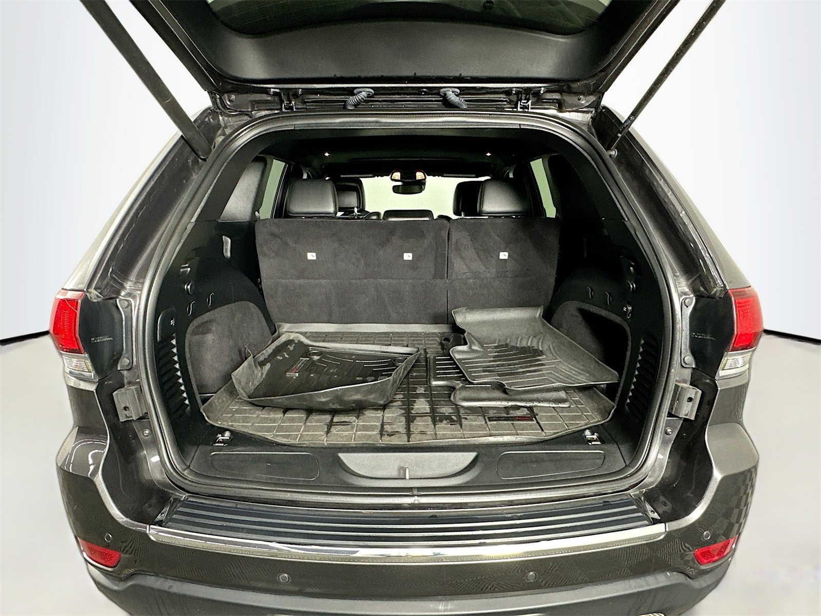 Used 2021 Jeep Grand Cherokee Limited w/ Trailer Tow Group IV image 27