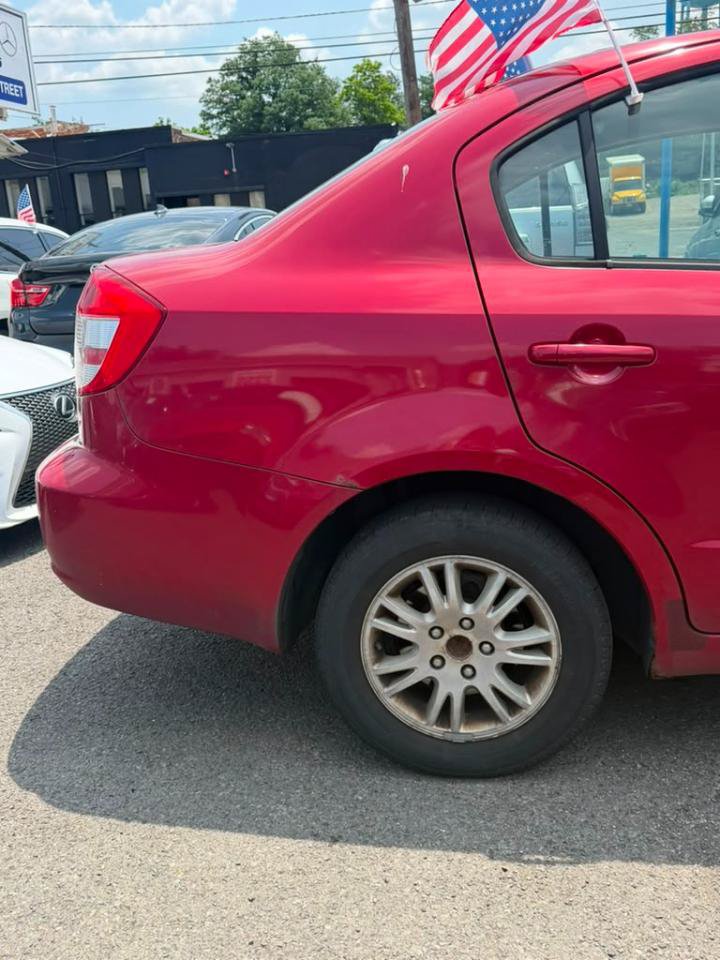 Used 2012 Suzuki SX4 LE FWD image 11