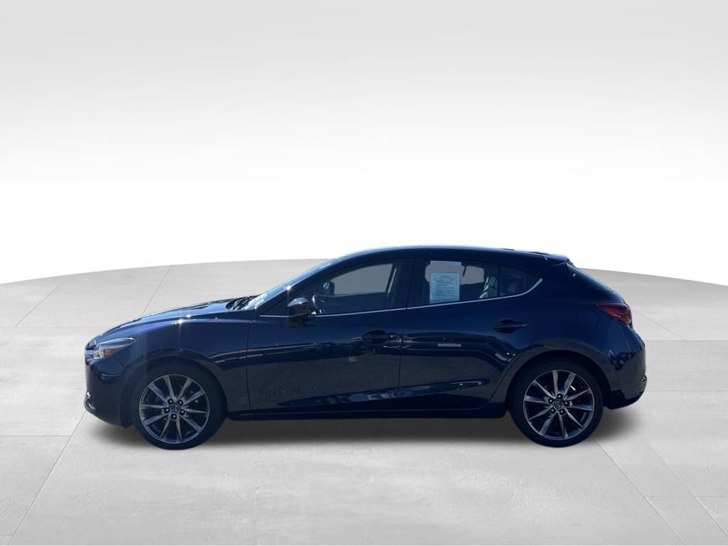 Used 2018 MAZDA MAZDA3 Grand Touring w/ Premium Equipment Package FWD image 3