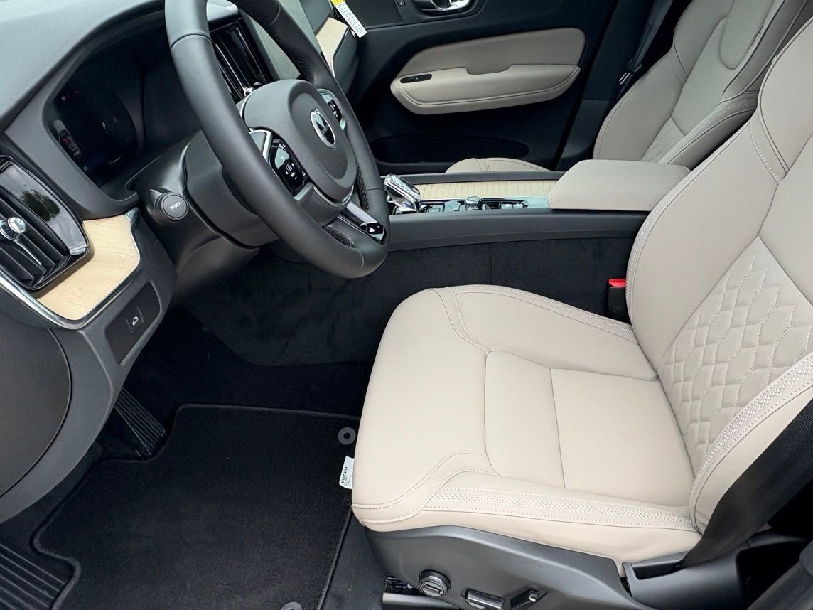 New 2026 Volvo XC60 B5 Plus w/ Protection Package Premier image 18