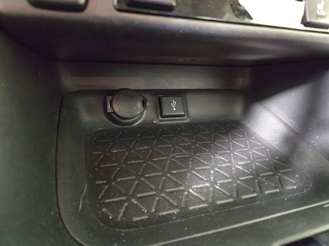 Used 2020 Toyota RAV4 XLE Premium image 27