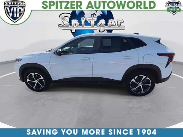 Used 2024 Chevrolet Trax RS w/ Sunroof Package FWD image 5