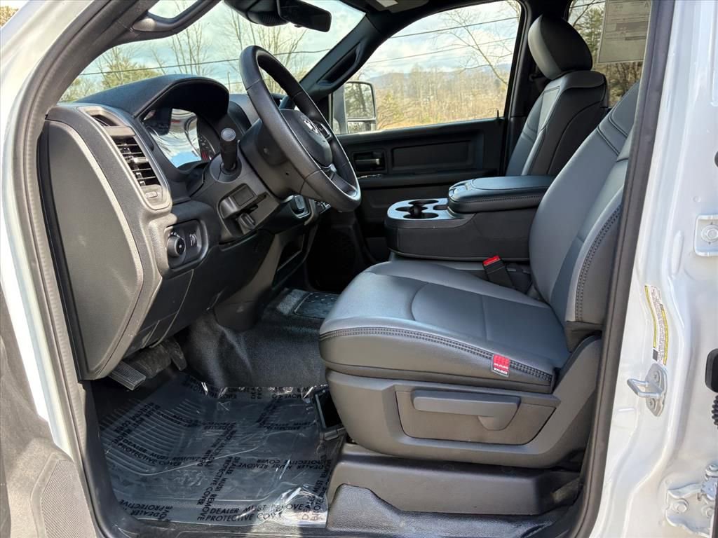 New 2026 RAM 3500 Tradesman AWD/4WD image 12