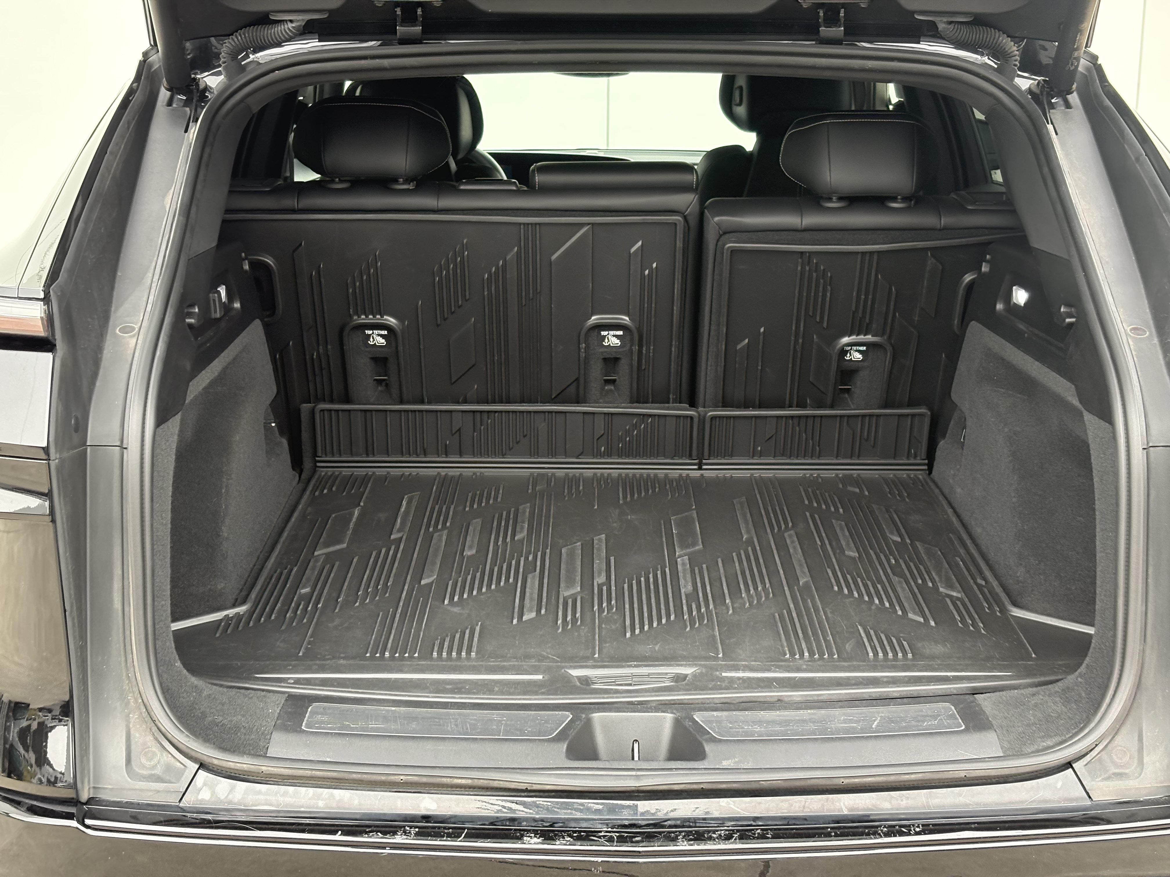 Certified 2024 Cadillac Lyriq Sport w/ LPO, Floor Liner Package AWD/4WD image 9