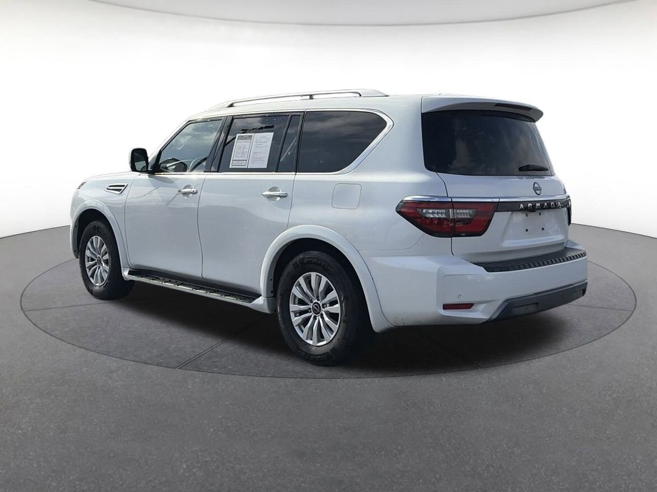 Used 2024 Nissan Armada SV image 3