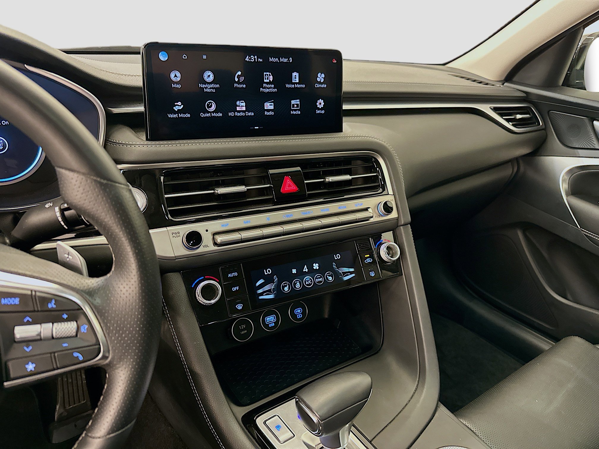 Used 2025 Genesis G70 2.5T image 26