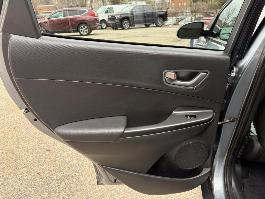 Used 2020 Hyundai Kona Limited w/ Cargo Package image 16