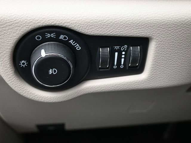 Used 2022 Chrysler Pacifica Touring-L image 20