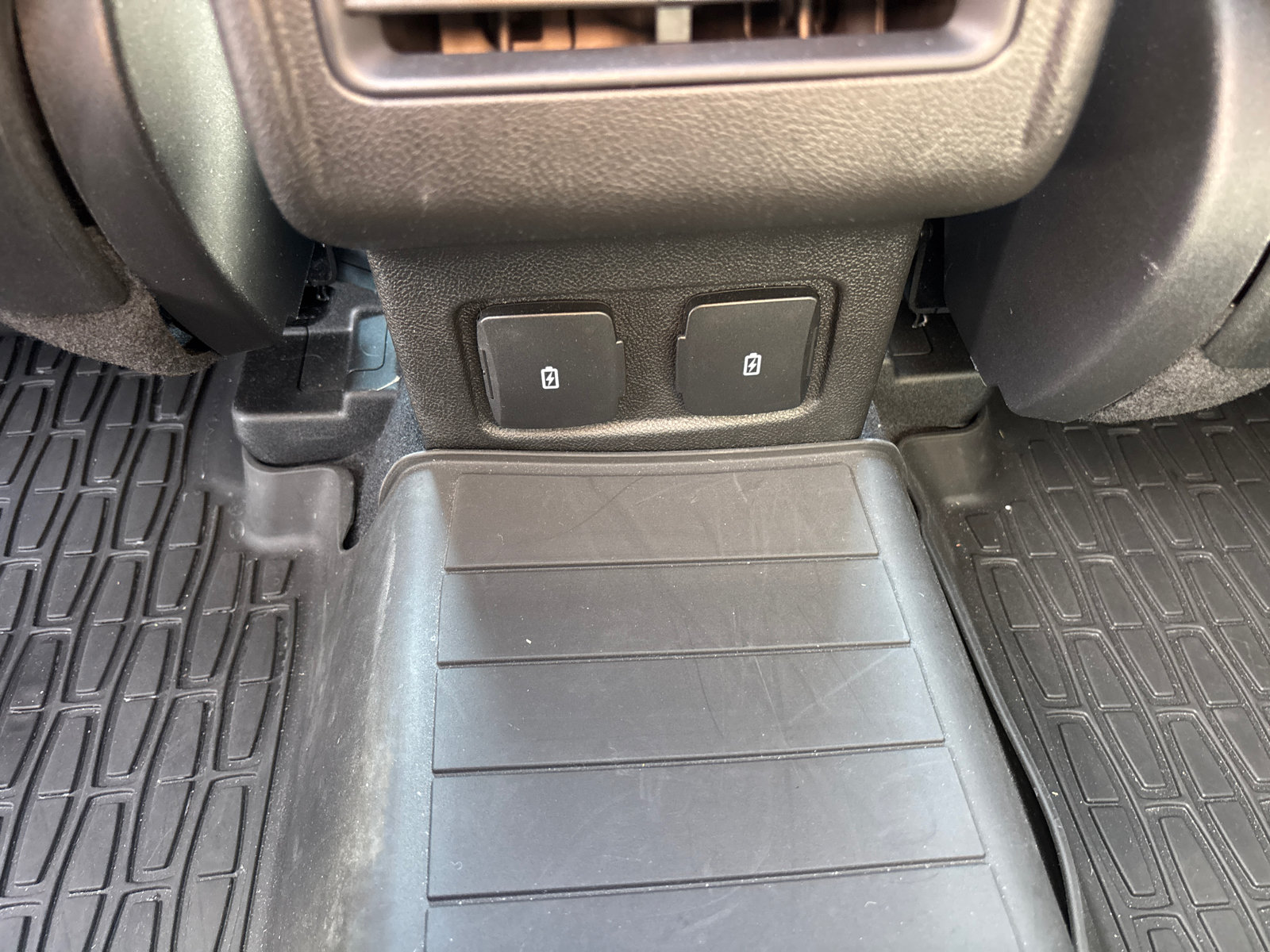 Certified 2026 Lincoln Corsair Reserve w/ Rear Removable Package Tray FWD image 33