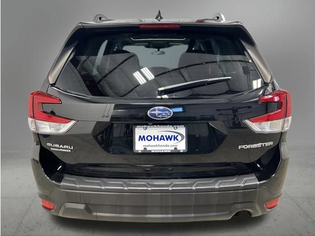Used 2023 Subaru Forester Premium AWD/4WD image 4