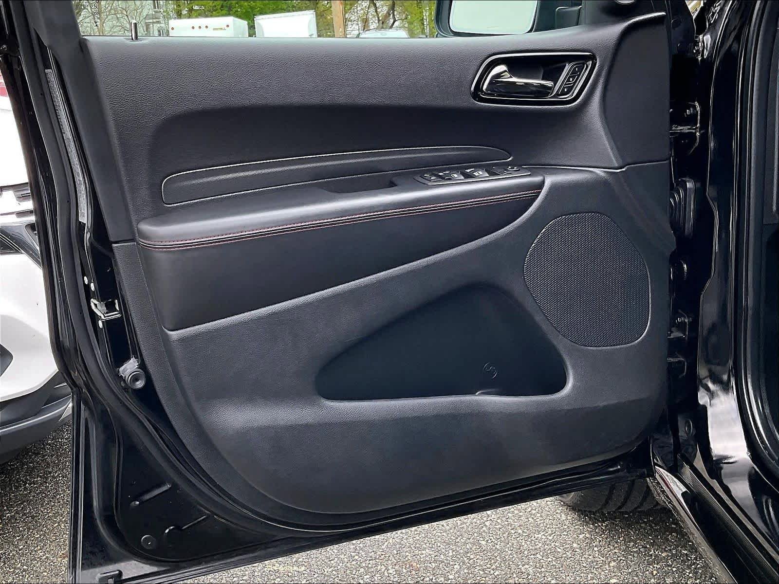 Used 2022 Dodge Durango R/T w/ Blacktop Package AWD/4WD image 9