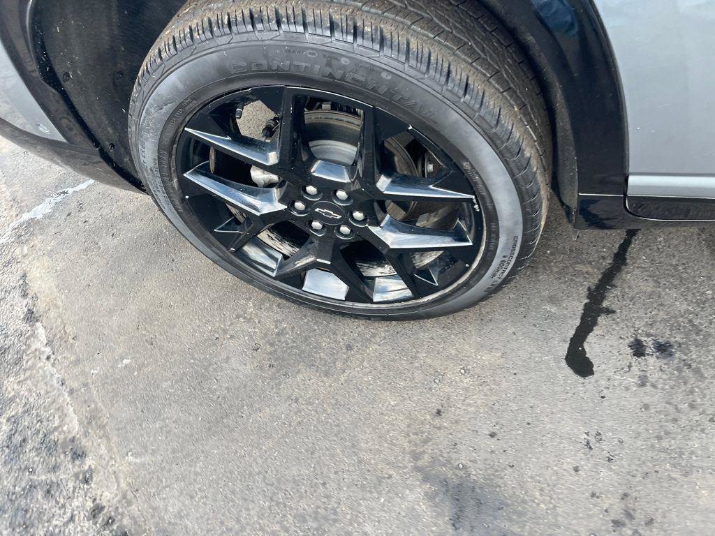 Used 2025 Chevrolet Traverse RS AWD/4WD image 35