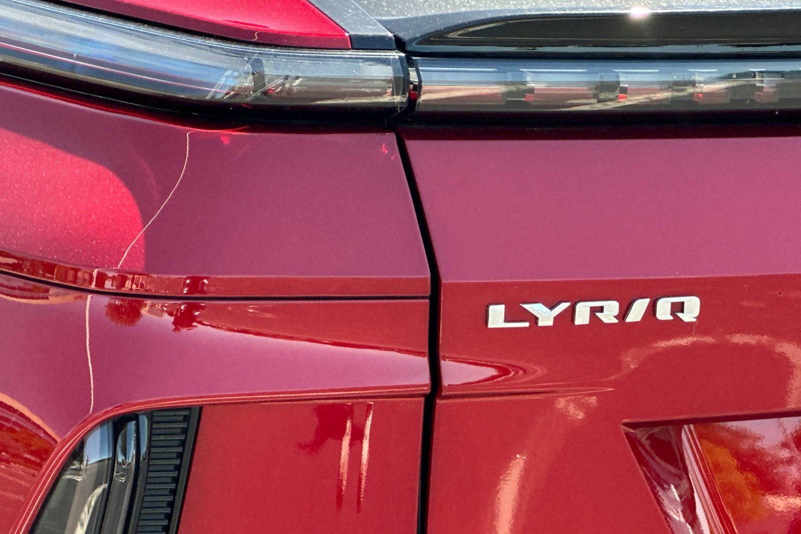 Certified 2026 Cadillac Lyriq Signature Sport w/ LPO, Floor Liner Package AWD/4WD image 44