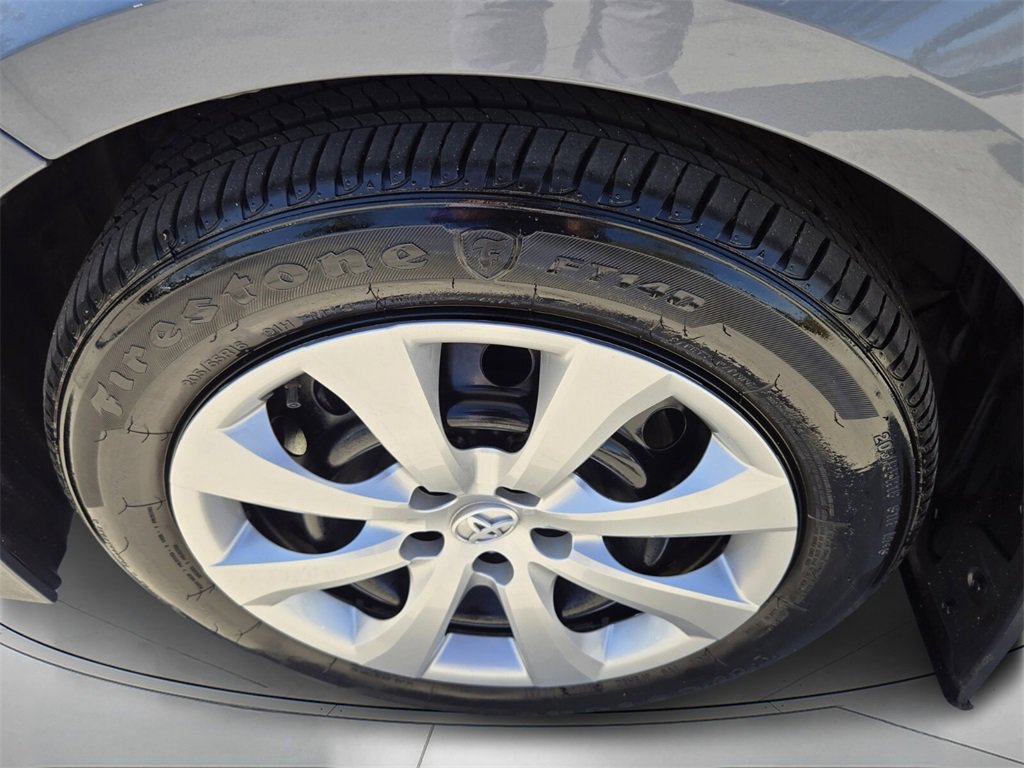 Used 2025 Toyota Corolla LE image 9
