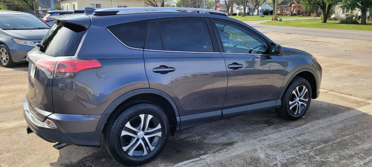Used 2016 Toyota RAV4 LE FWD image 6