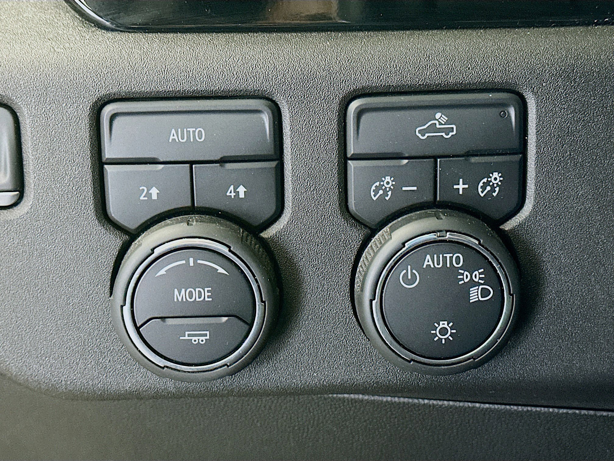 Used 2023 Chevrolet Silverado 1500 LT AWD/4WD image 16