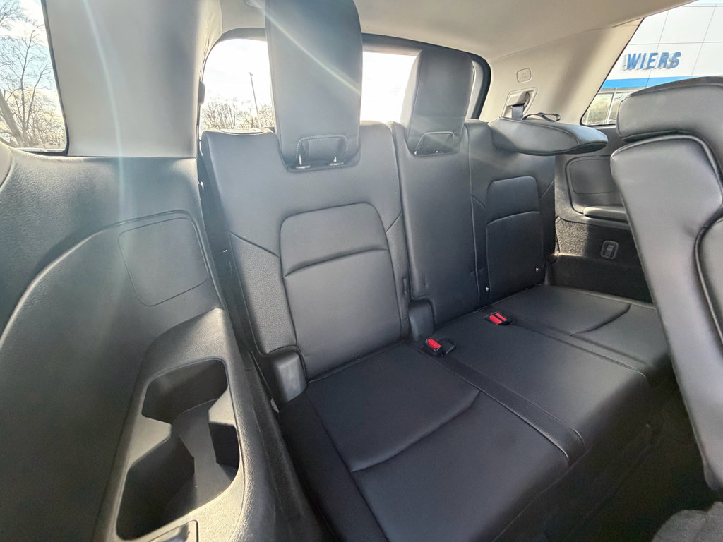 Used 2025 Nissan Pathfinder SL image 19