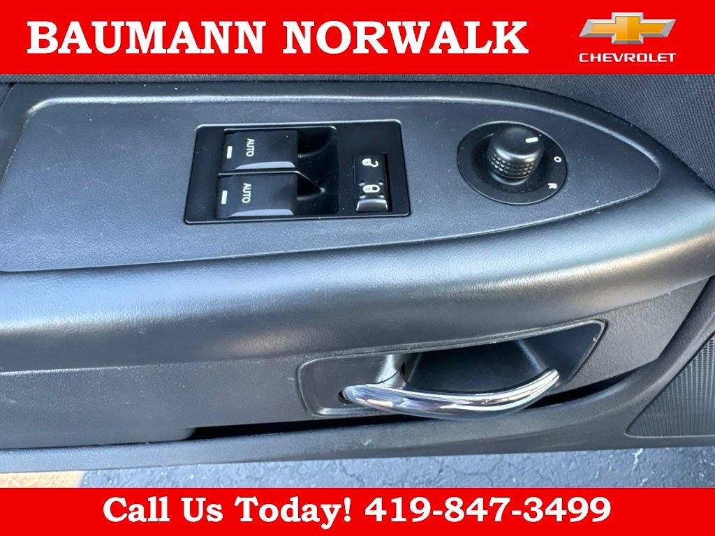Used 2013 Dodge Challenger SXT RWD image 15