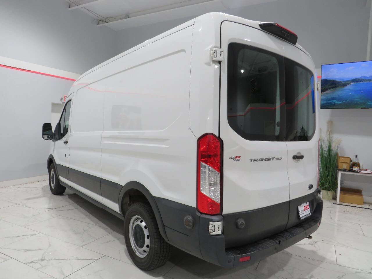 Used 2020 Ford Transit 250 Medium Roof w/ Load Area Protection Package image 8