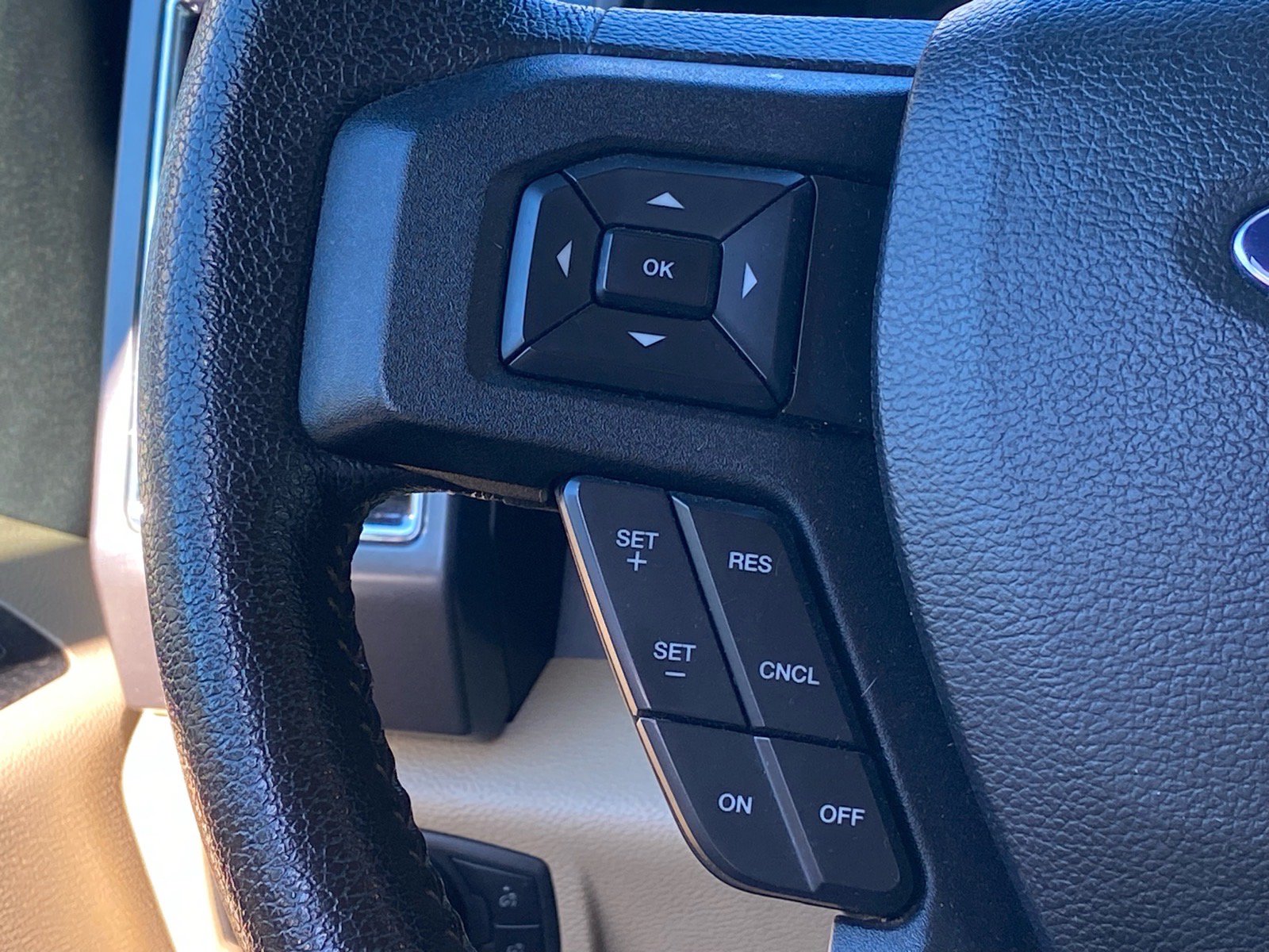 Used 2015 Ford F150 XLT w/ Equipment Group 302A Luxury RWD image 5