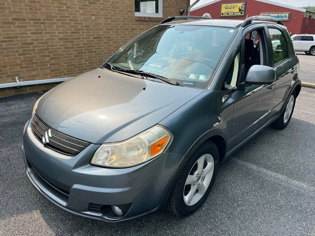 Used 2009 Suzuki SX4 AWD Hatchback w/ Touring Pkg image 7