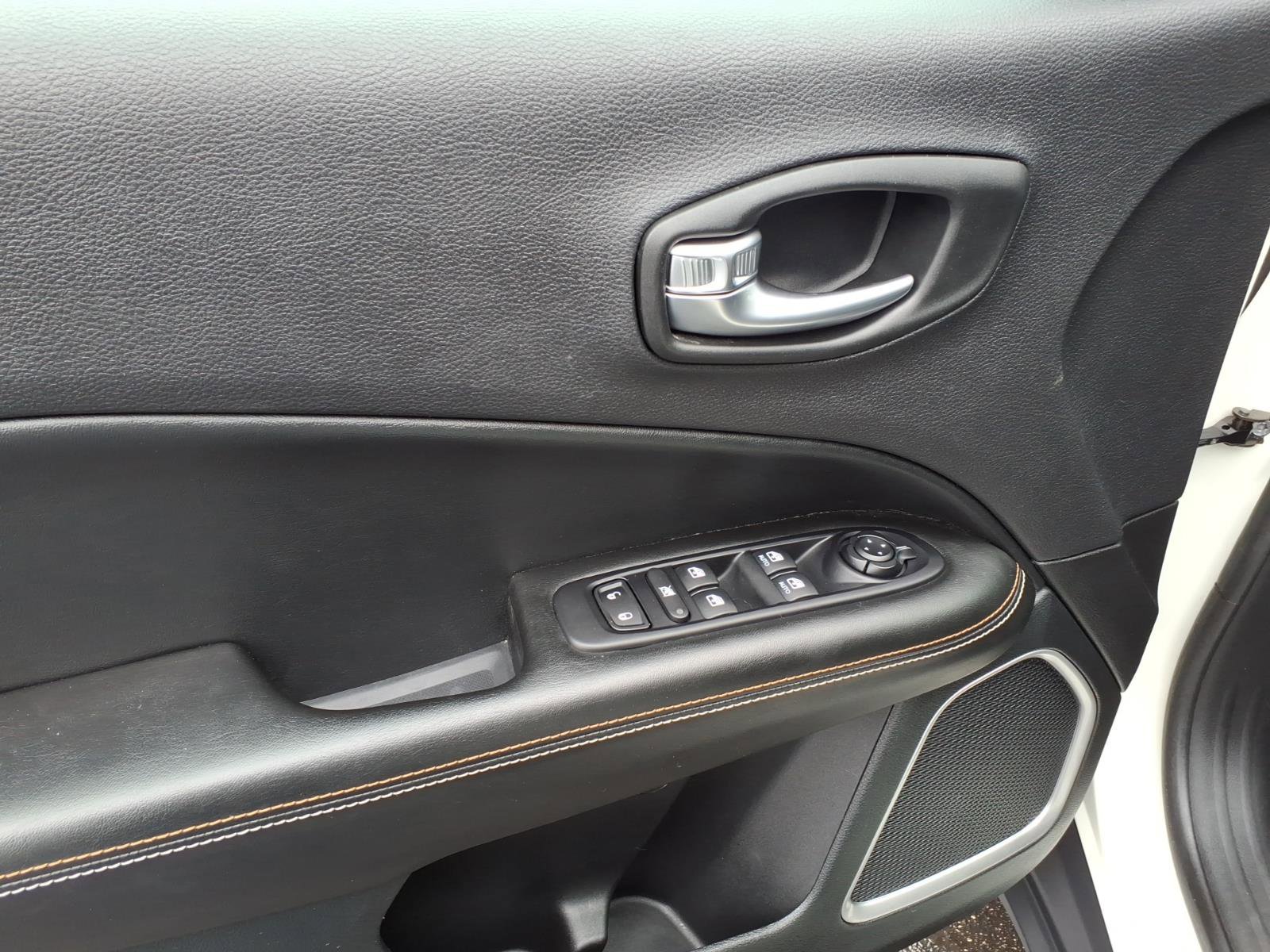 Used 2019 Jeep Compass Latitude w/ Cold Weather Group image 7