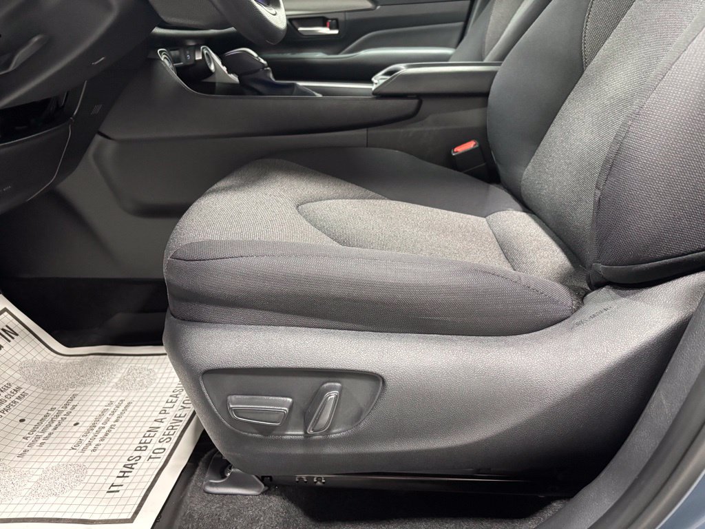 Used 2026 Toyota Grand Highlander AWD image 11