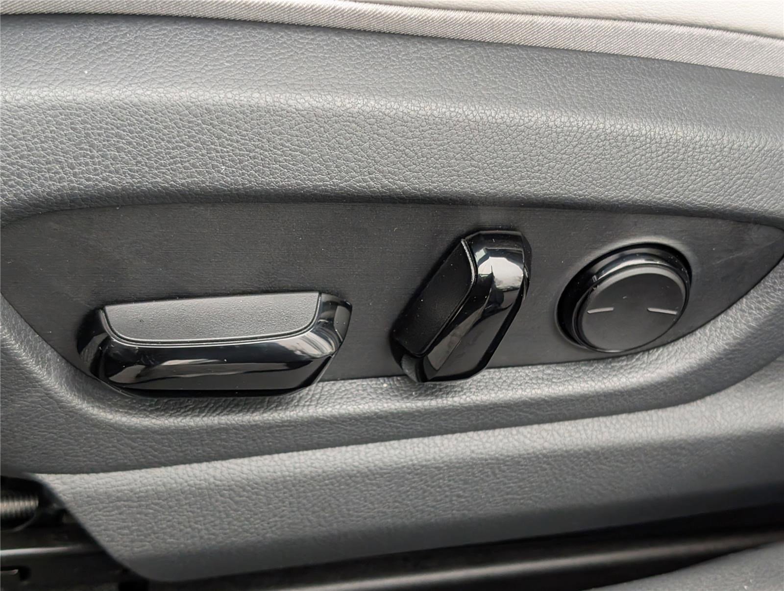 New 2025 Lexus UX 300h AWD image 16