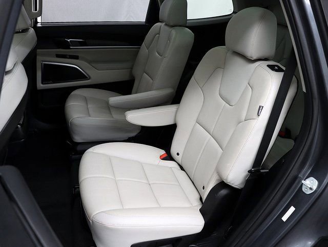 Used 2024 Kia Telluride SX image 11