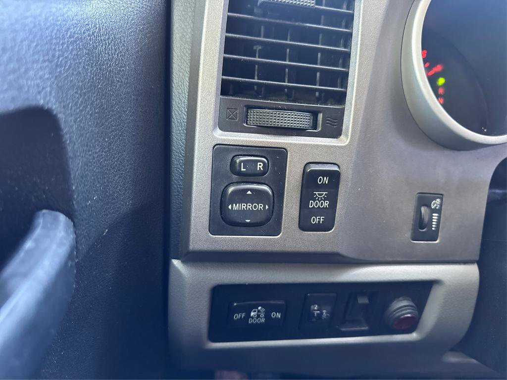 Used 2013 Toyota Tundra Base image 23