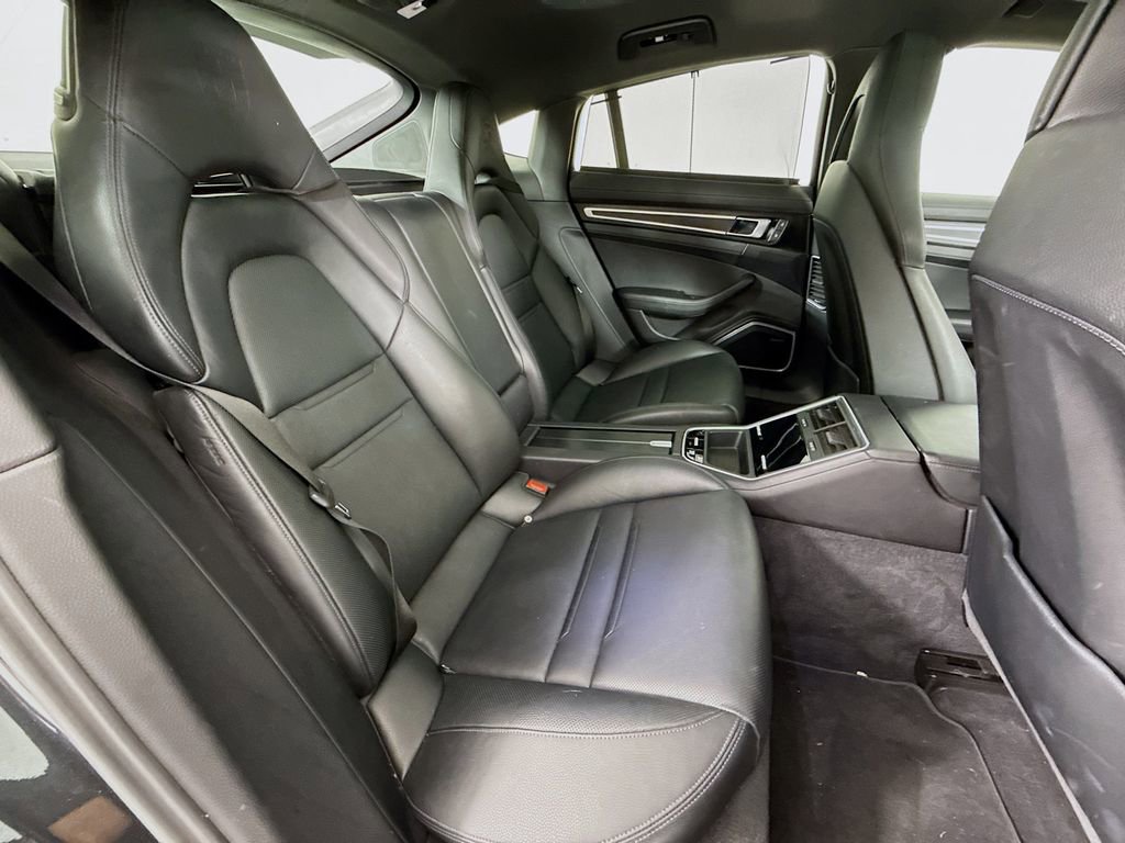 Certified 2023 Porsche Panamera Platinum Edition image 31