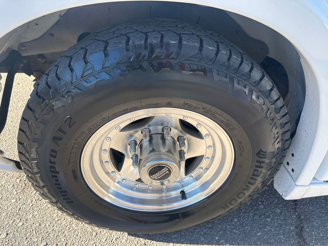 Used 2016 Chevrolet Express 2500 image 32