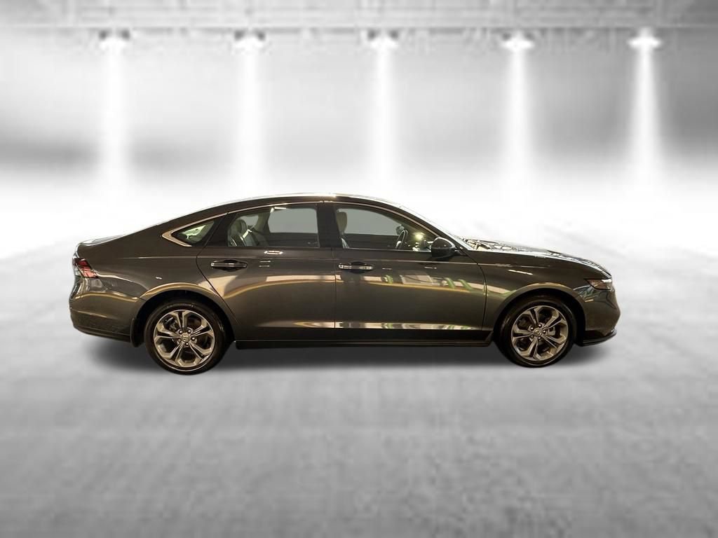Used 2024 Honda Accord EX image 3